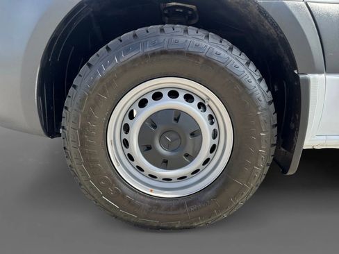 Used 2025 Mercedes-Benz Sprinter 2500 image 23