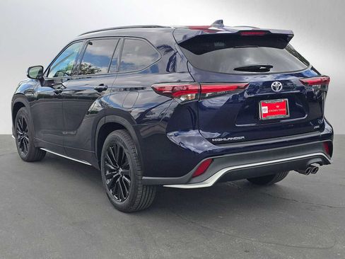 Certified 2024 Toyota Highlander XSE FWD image 5
