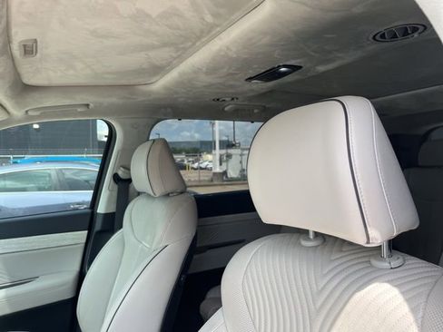 Used 2023 Hyundai Palisade Calligraphy image 13