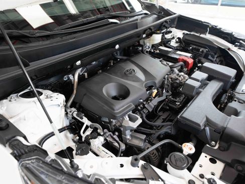 Certified 2024 Toyota RAV4 XLE FWD image 33