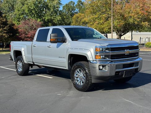 Used 2016 Chevrolet Silverado 2500 LT w/ LT Convenience Package image 4