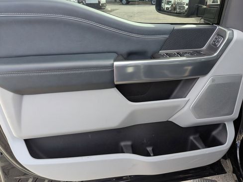 Used 2024 Ford F450 Limited image 15