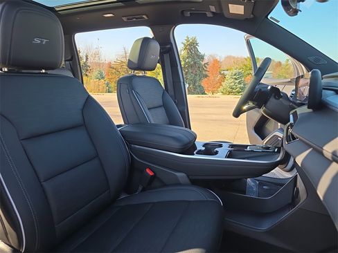 New 2026 Buick Enclave Sport Touring w/ Power Package image 10