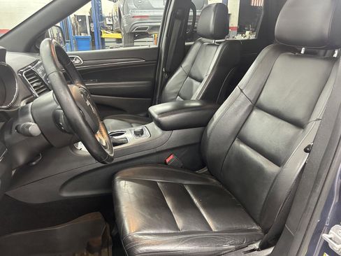 Used 2020 Jeep Grand Cherokee Limited image 13