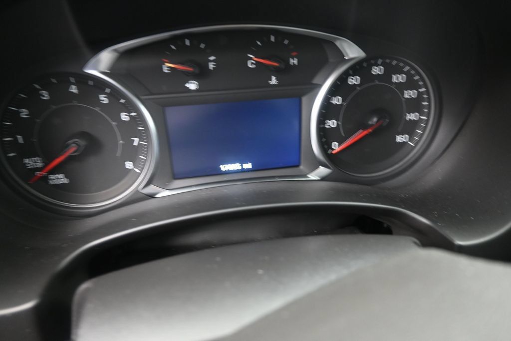 Used 2024 GMC Terrain SLE w/ Driver Convenience Package FWD image 12
