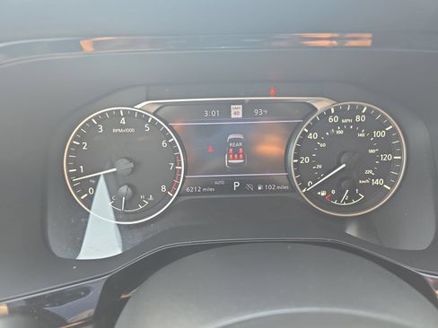 Used 2025 Nissan Pathfinder SL w/ SL Premium Package AWD/4WD image 19