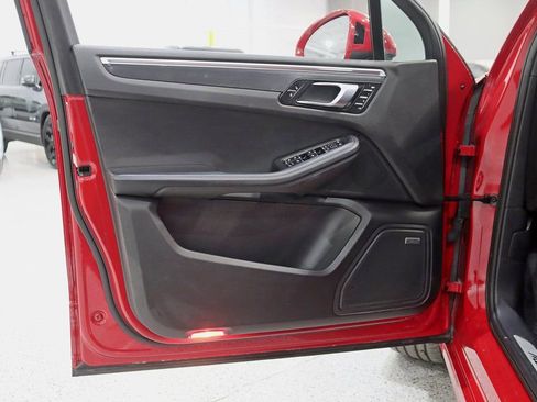 Used 2018 Porsche Macan GTS image 33