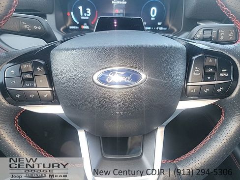 Used 2025 Ford Explorer ST-Line image 14