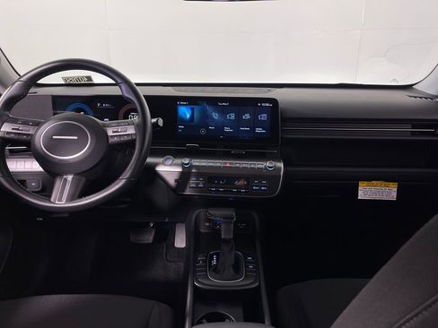 Certified 2025 Hyundai Kona SEL AWD/4WD image 14