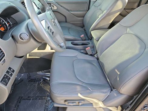 Used 2019 Nissan Frontier SL image 17