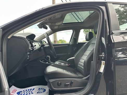 Used 2024 Volkswagen Jetta SE FWD image 8