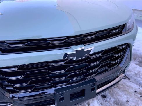 Used 2025 Chevrolet Trax ACTIV w/ Sunroof Package image 32