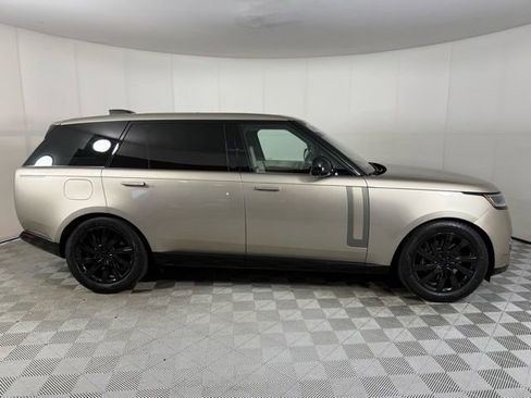 Used 2023 Land Rover Range Rover Long Wheelbase SE AWD/4WD image 9
