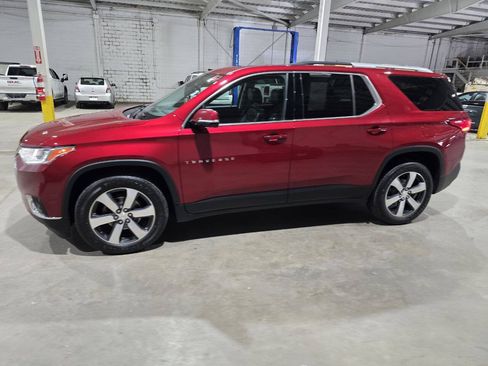 Used 2018 Chevrolet Traverse LT AWD/4WD image 3
