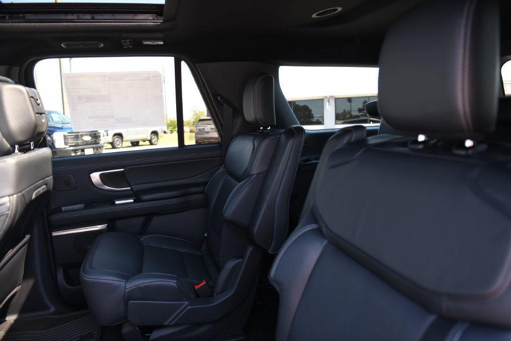 New 2027 Ford Expedition Max Platinum w/ Stealth Appearance Package RWD image 16