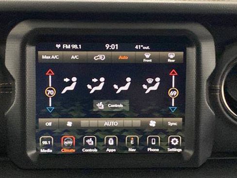 Used 2022 Jeep Wrangler Unlimited Sahara image 17