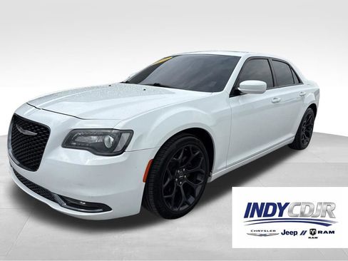 Used 2019 Chrysler 300 S RWD image 1