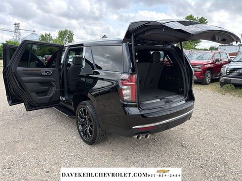 Used 2024 Chevrolet Tahoe Premier w/ Premium Package 2 AWD/4WD image 29