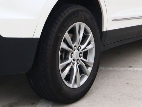 Certified 2023 Cadillac XT5 Premium Luxury FWD image 12