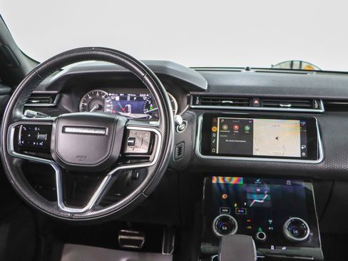 Used 2023 Land Rover Range Rover Velar R-Dynamic S image 17