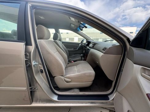Used 2005 Toyota Corolla LE w/ Audio Value Pkg FWD image 12