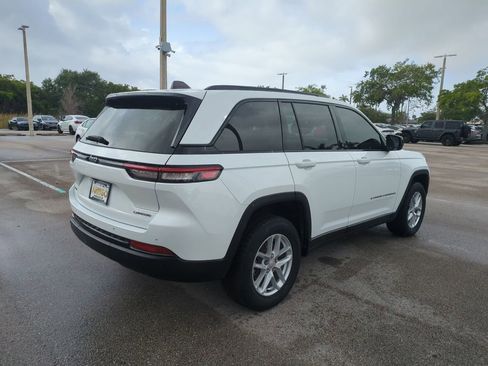 Used 2023 Jeep Grand Cherokee Laredo X image 6