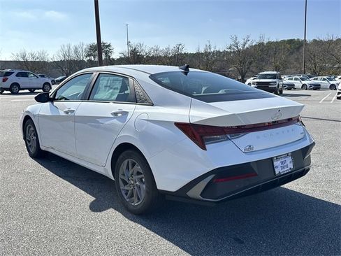 New 2026 Hyundai Elantra Blue image 5