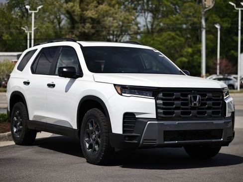 New 2026 Honda Pilot TrailSport image 19
