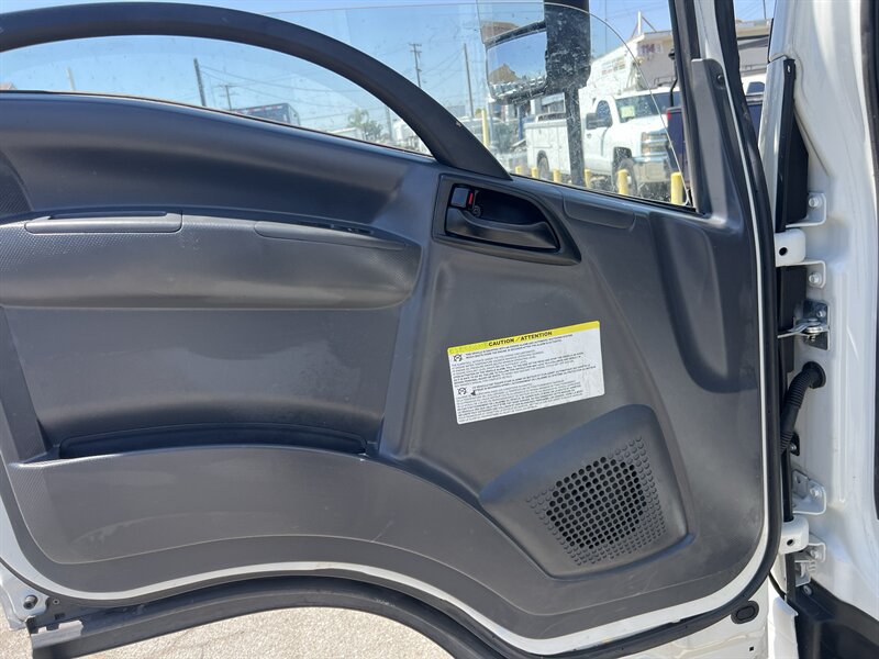 Used 2023 Isuzu NPR RWD image 16