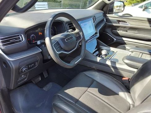 Used 2024 Jeep Wagoneer Series II w/ Flexible Seating Group AWD/4WD image 26