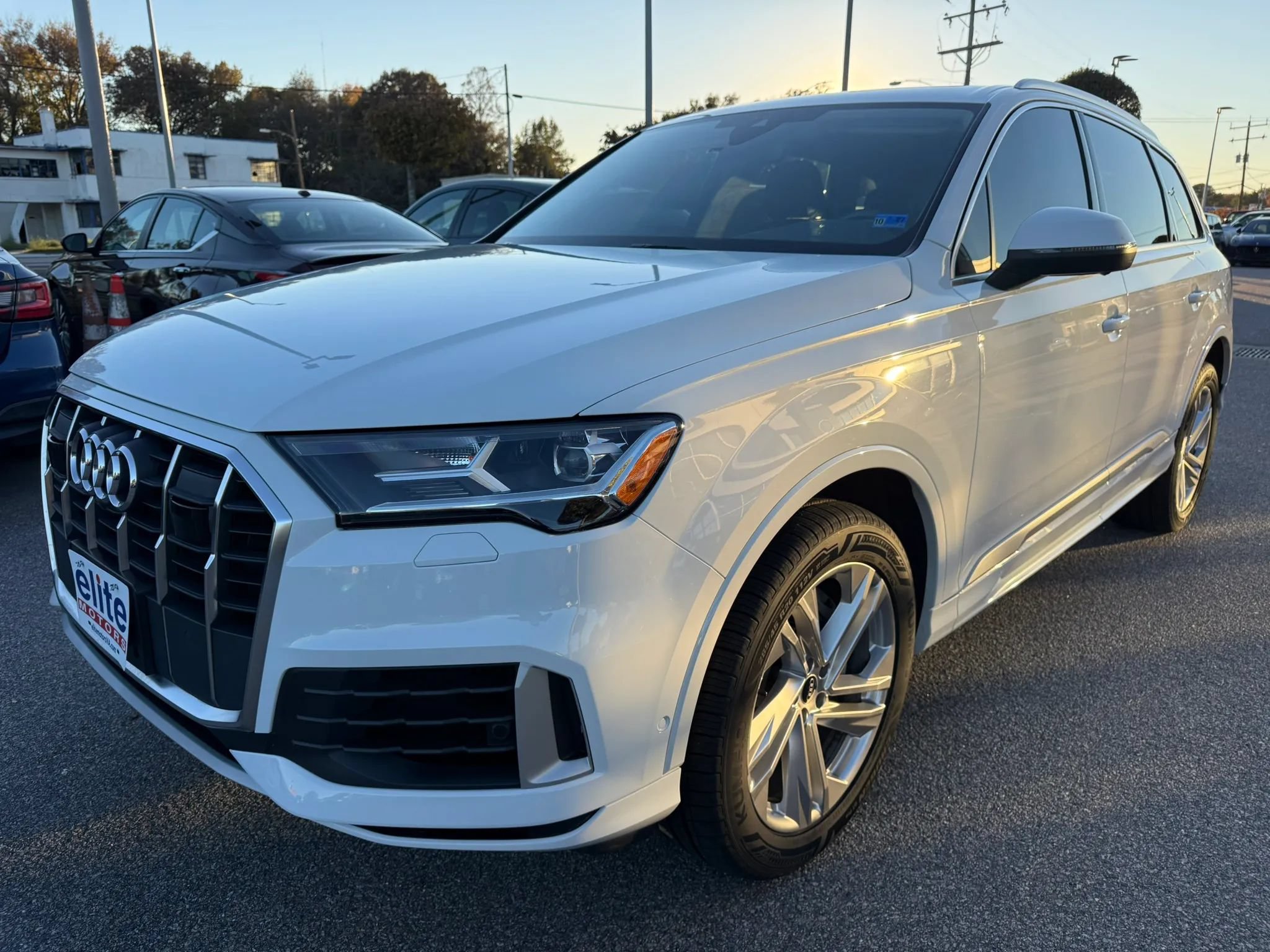 Used 2023 Audi Q7 3.0T Premium Plus w/ Premium Plus Package AWD/4WD image 3