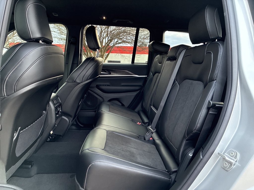 New 2026 Jeep Grand Cherokee Altitude AWD/4WD image 25