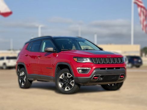 Used 2018 Jeep Compass Trailhawk w/ Leather Interior Group AWD/4WD image 2