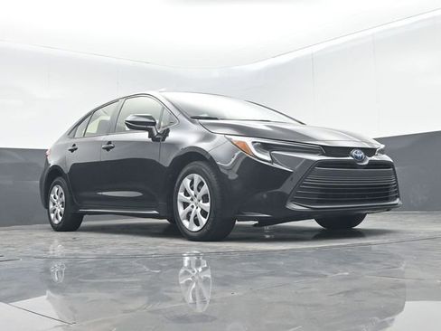 Used 2024 Toyota Corolla LE image 41