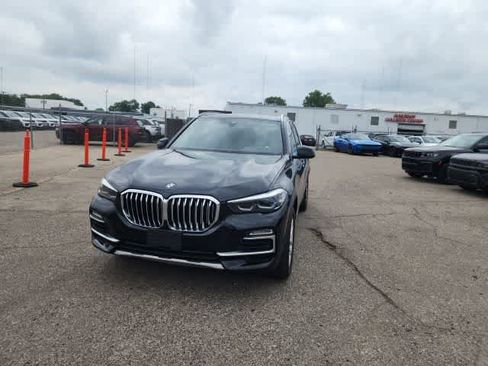 Used 2019 BMW X5 xDrive40i w/ Convenience Package AWD/4WD image 3