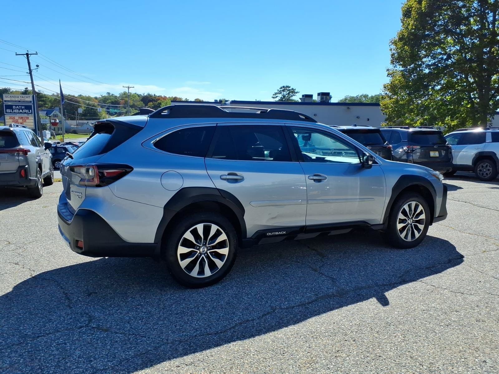 Used 2023 Subaru Outback Limited XT AWD/4WD image 4