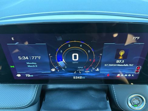 New 2026 Chevrolet Equinox LT w/ Convenience Package II FWD image 13