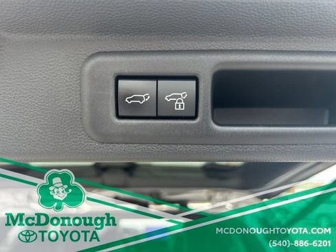Certified 2025 Toyota Sequoia Platinum AWD/4WD image 7