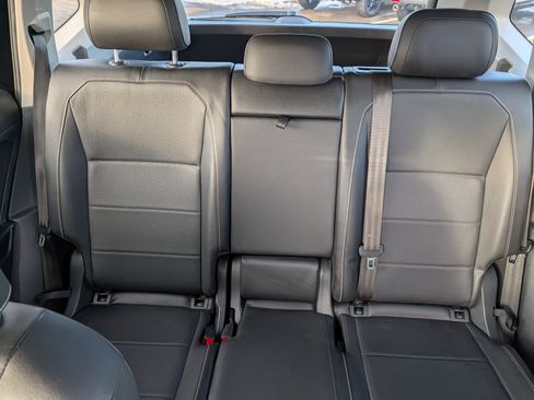 Used 2021 Volkswagen Tiguan SE image 13