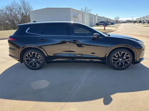 Used 2025 Toyota Crown Signia image 6