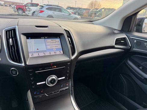 Certified 2019 Ford Edge Titanium w/ Equipment Group 301A image 18