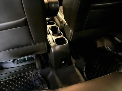 Used 2022 Chevrolet Trax LT w/ LT Convenience Package image 29