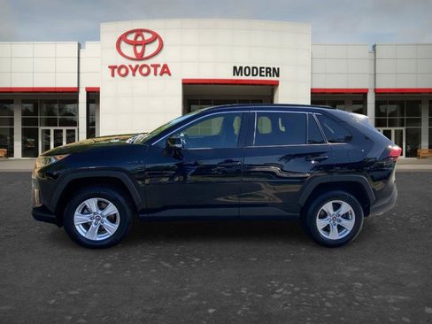 Used 2020 Toyota RAV4 XLE w/ XLE Grade Weather Package AWD/4WD image 8