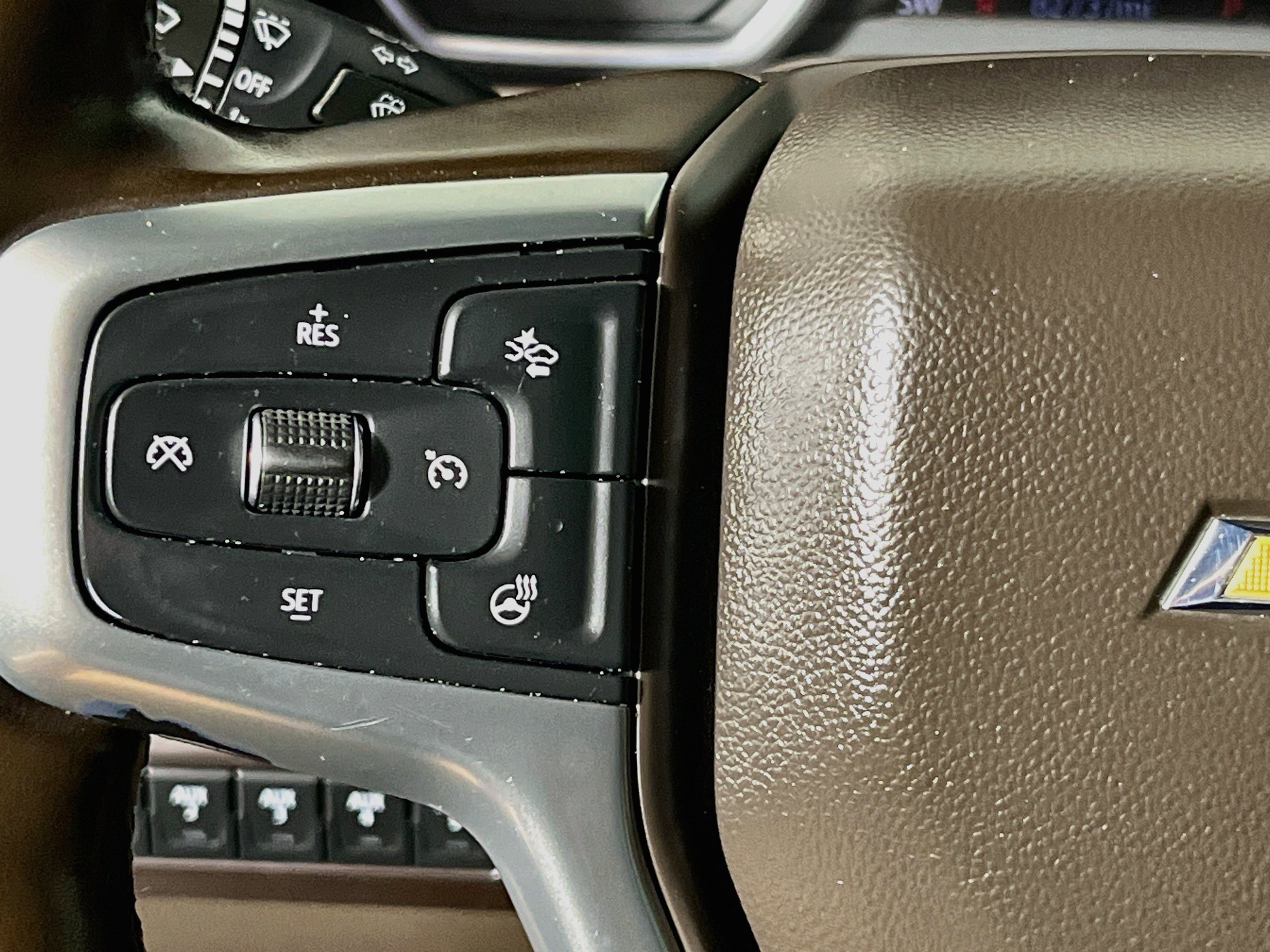 Used 2023 Chevrolet Silverado 2500 LTZ AWD/4WD image 17