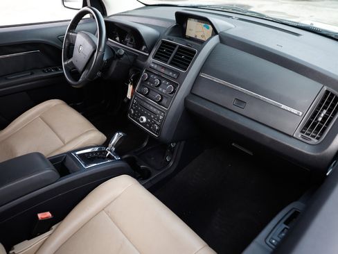 Used 2010 Dodge Journey R/T w/ Navigation & Sound Group I image 18