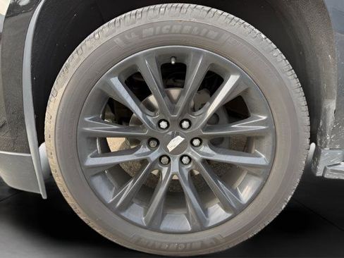 Used 2020 Cadillac Escalade Luxury w/ Escalade Sport Edition image 9