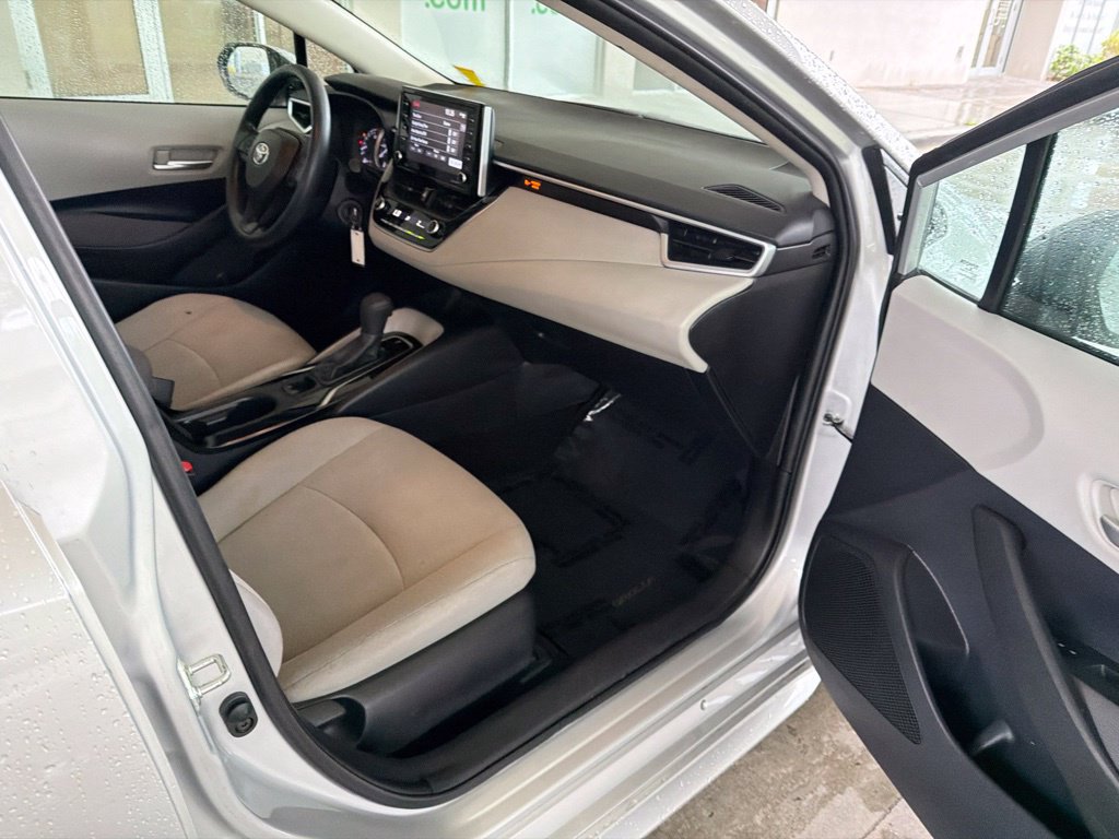 Used 2021 Toyota Corolla LE w/ Carpet Mat Package (TMS) FWD image 22
