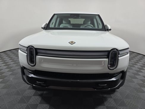 Used 2025 Rivian R1T Premium AWD/4WD image 8