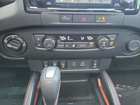 Used 2023 Nissan Frontier PRO-4X w/ Pro-4X Premium Package AWD/4WD image 32