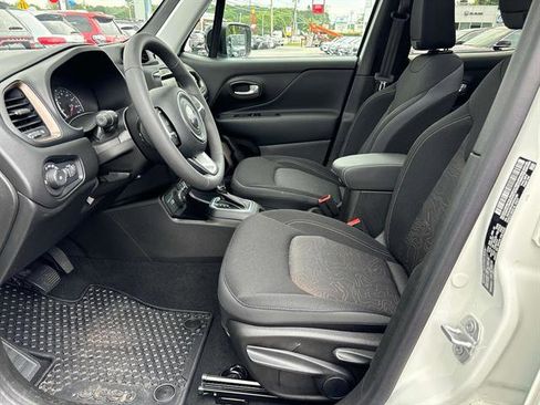 Used 2023 Jeep Renegade Latitude w/ Sun/Sound Group image 10